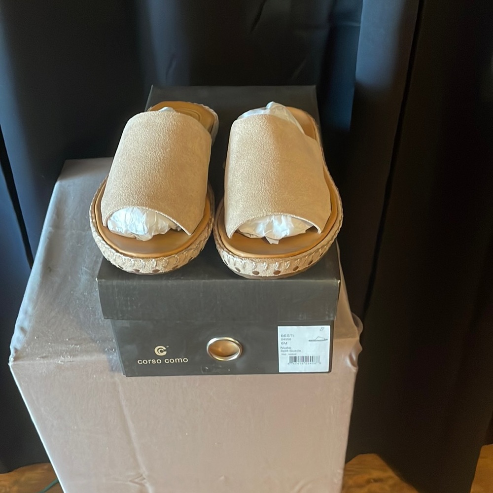 Cordon como women’s suede slides size 6